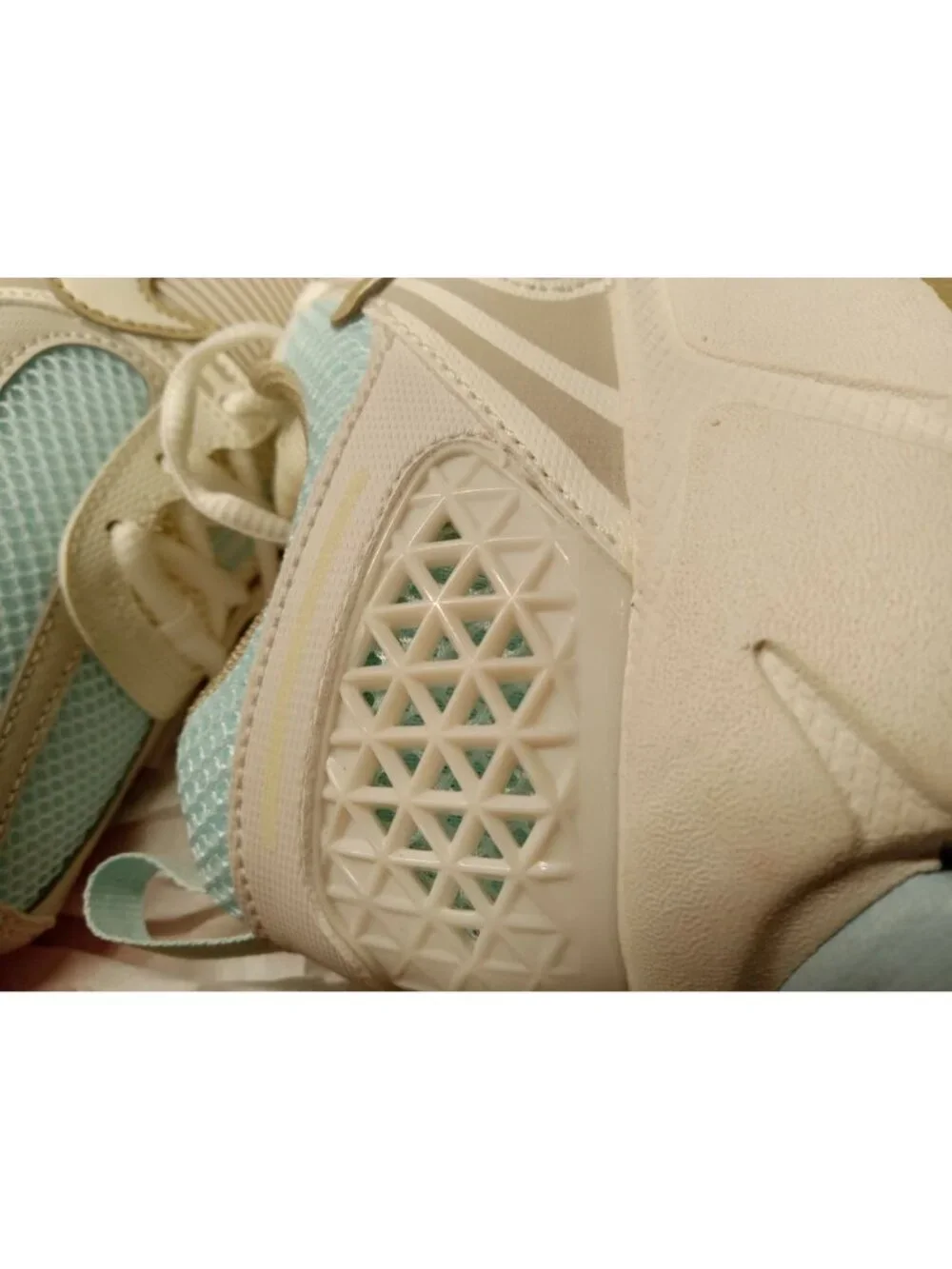 Nike Vomero 5 (GS) Sneakers Mesh Glacier Blue Sail Boys Size 5.5 FLOOR MODEL!